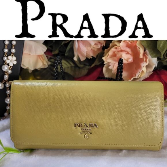 Authentic Prada Saffiano Leather Wallet with Authentication Card - Picture 1 of 17